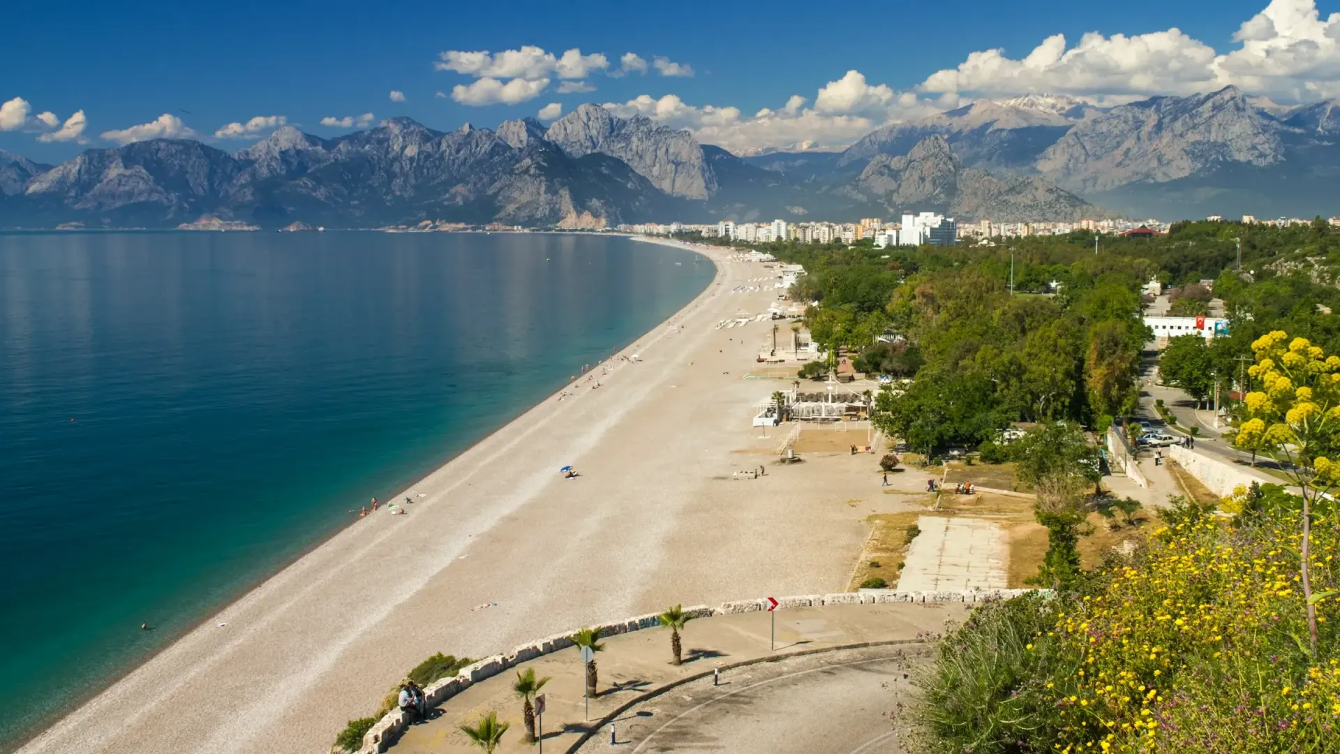 Antalya Airport: Bus, Taxi or Private Transfer? 2026 Guide