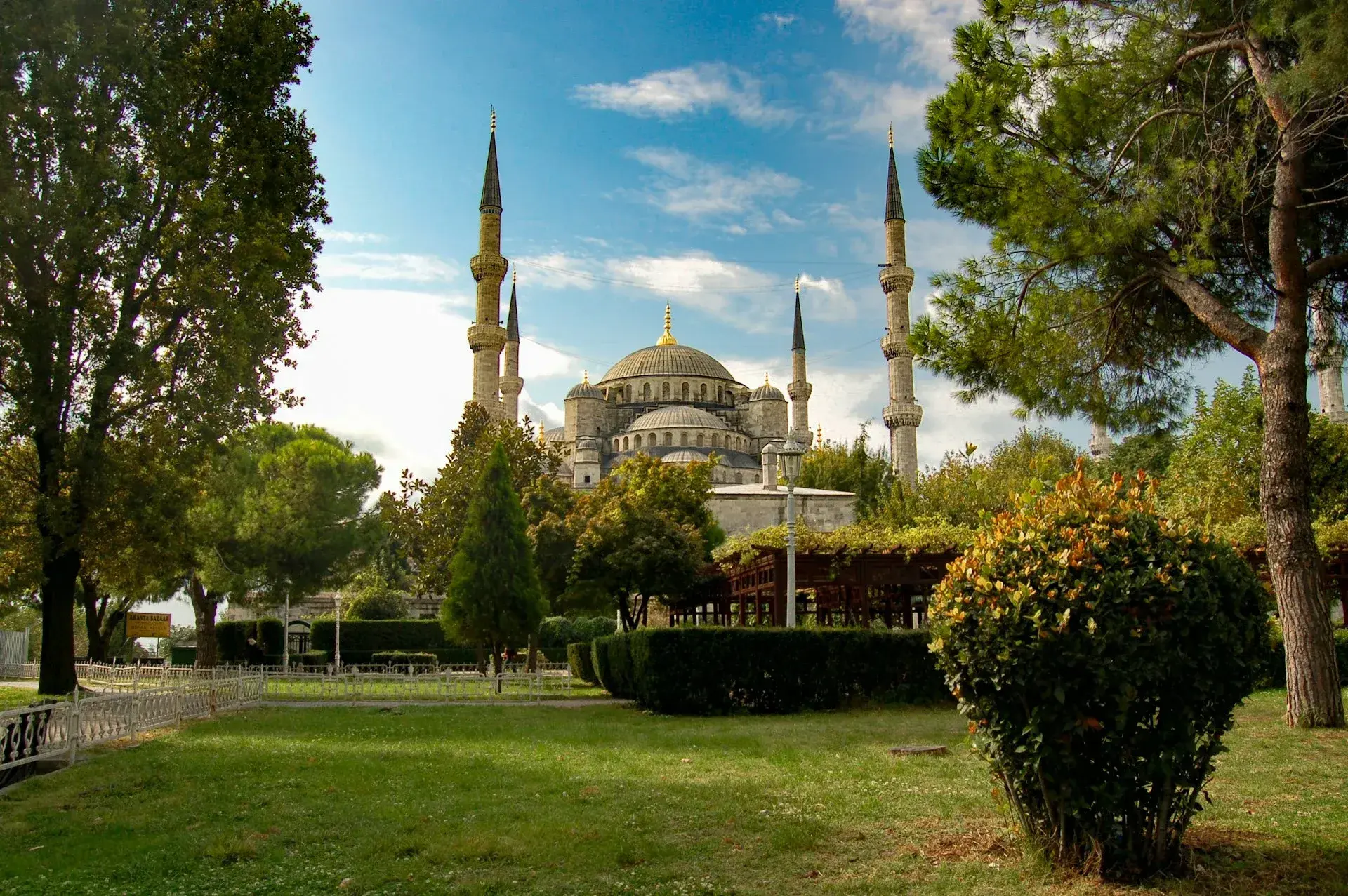 Istanbul Eid al-Fitr 2026 – Ramazan Bayramı Travel & Airport Transfer Guide