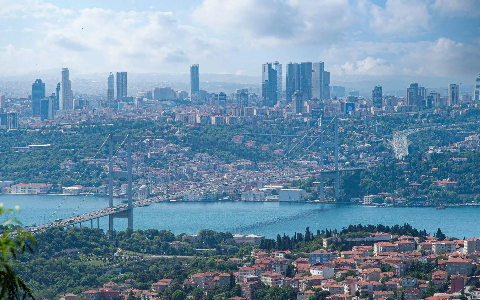 Istanbul seen from Çamlıca Hill: the Levent business district above the 15 Temmuz Şehitler Bridge