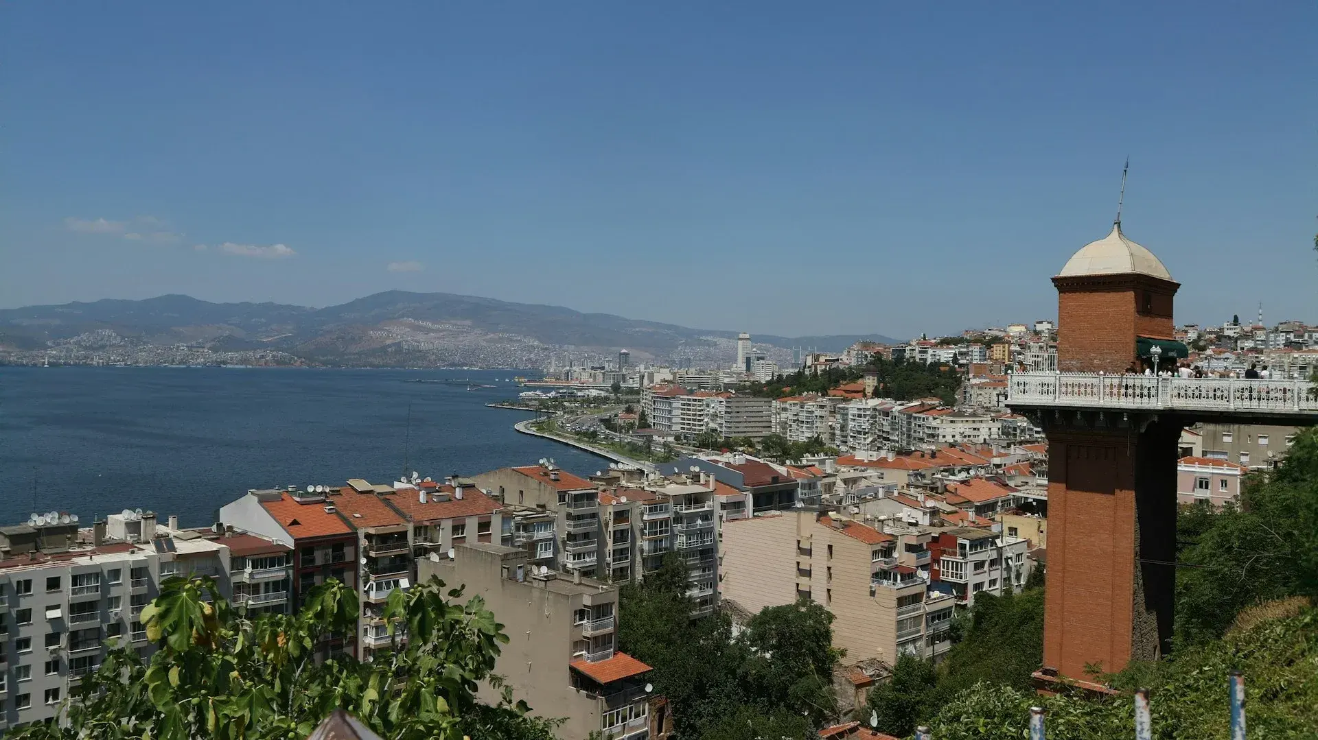 İzmir's bay seen from Karataş with the historic lift tower