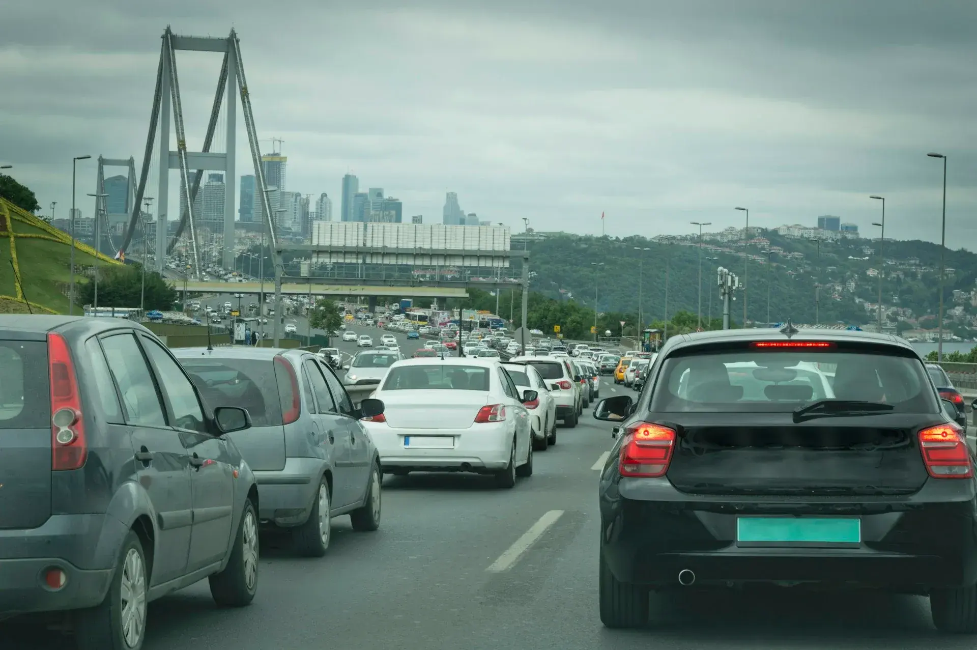 VIP Transfer vs Rental Car Istanbul 2026 — Honest Cost & Stress Comparison